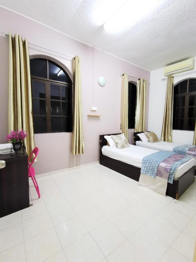 Warni Villa 8 Whole Or Room Muar Exterior foto